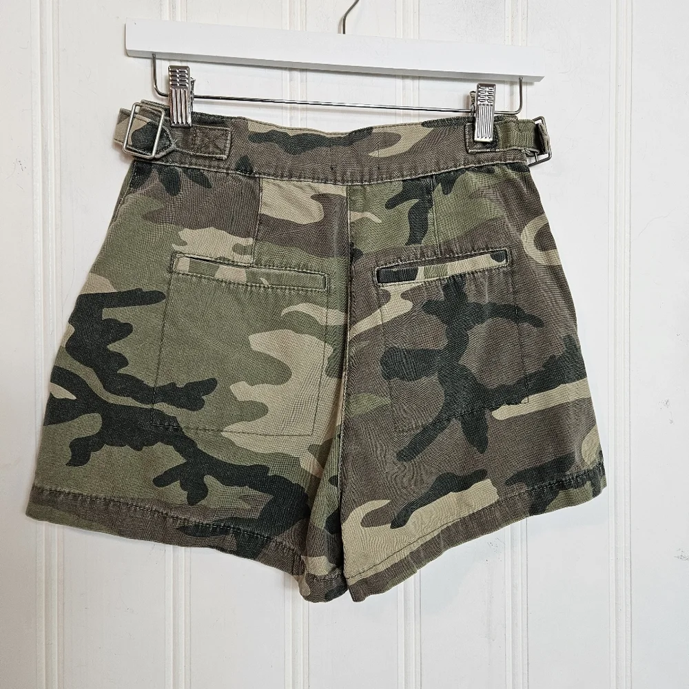 Topshop Green Camo Buckle Detail High Rise Utility Shorts Women’s Size 4 - Picture 4 of 12